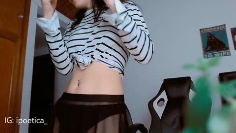 Snapshot of poeeticaa_ chatting on January 8, 3:07 pm IG ipoetica online show from January 8, 3:07 pm