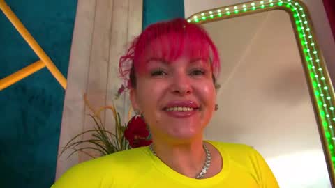 Snapshot of poison_milf_ chatting on May 4, 3:57 am poison_milf_ online show from May 4, 3:57 am