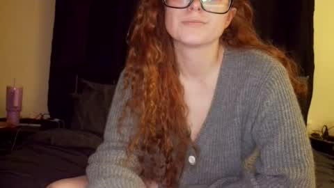 Snapshot of poisonivyy95 chatting on July 28, 1:34 am poisonivyy95 online show from July 28, 1:34 am