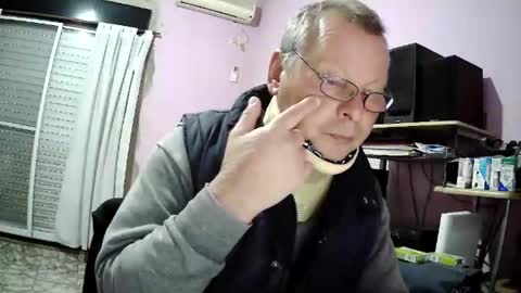 Snapshot of pol22010 chatting on May 25, 8:48 pm Polako online show from May 25, 8:48 pm