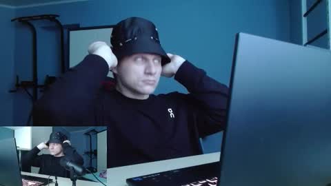 Poliglotjoe2 online show from February 8, 9:23 am