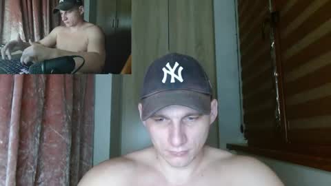Snapshot of poliglotjoe2 chatting on April 20, 10:33 pm Poliglotjoe2 online show from April 20, 10:33 pm