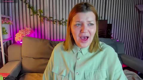 Polly online show from February 20, 1:35 am