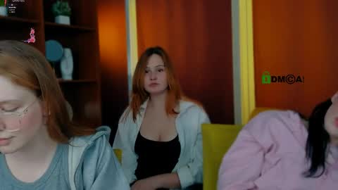 polly_cute1 online show from April 4, 12:20 am