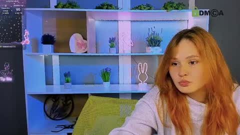 polly_cute1 online show from April 7, 6:52 pm