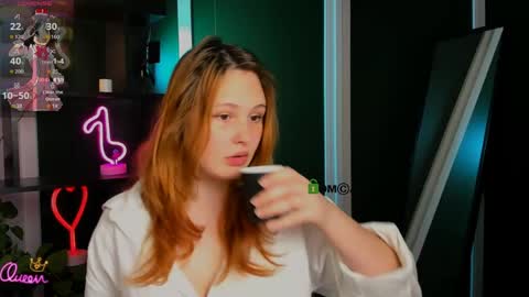Snapshot of polly_cute1 chatting on April 22, 7:04 pm polly_cute1 online show from April 22, 7:04 pm