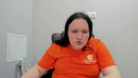 Snapshot of polly_hollyx chatting on May 19, 2:56 pm polly hollyx online show from May 19, 2:56 pm