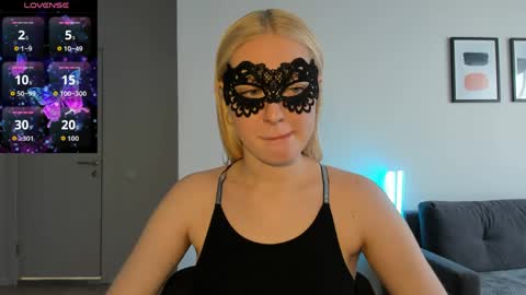 Snapshot of polly_skil chatting on May 14, 4:47 pm polly_skil online show from May 14, 4:47 pm