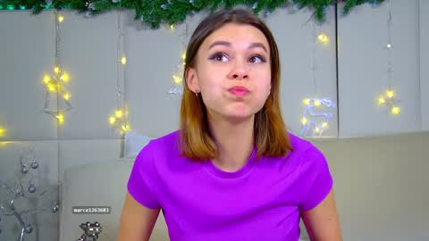 Snapshot of pollylanders chatting on December 18, 6:53 am Polly online show from December 18, 6:53 am