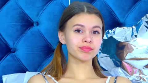 Snapshot of pollylanders chatting on February 16, 1:03 am Polly online show from February 16, 1:03 am