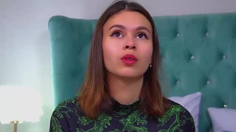 Snapshot of pollylanders chatting on September 21, 6:09 pm Polly online show from September 21, 6:09 pm