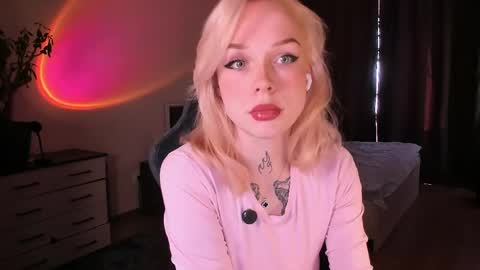 Snapshot of polusladkoye chatting on May 1, 3:27 pm Megan.online online show from May 1, 3:27 pm