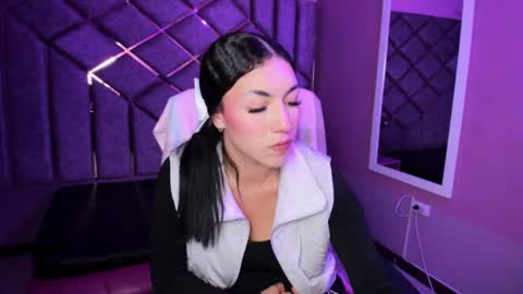 Snapshot of poly_sasha_ chatting on March 14, 3:45 am poly sasha online show from March 14, 3:45 am