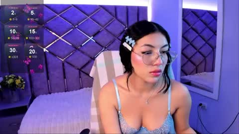 Snapshot of poly_sasha_ chatting on May 31, 2:53 am poly sasha online show from May 31, 2:53 am