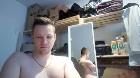 pommesmiteiscreme online show from February 15, 8:13 am