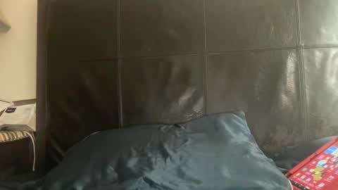 Snapshot of ponchynyc chatting on February 17, 7:53 pm PONCH online show from February 17, 7:53 pm