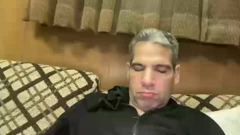 Snapshot of ponchynyc chatting on October 10, 5:39 am PONCH online show from October 10, 5:39 am