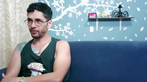 Snapshot of ponzothc chatting on November 23, 10:53 pm ponzothc online show from November 23, 10:53 pm