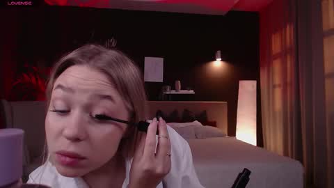 Snapshot of pooja_hegde chatting on October 1, 1:11 am Eva online show from October 1, 1:11 am