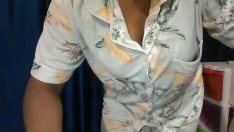 Snapshot of poojalady chatting on September 13, 6:08 pm poojalady online show from September 13, 6:08 pm