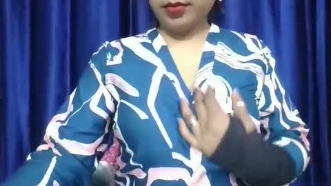 Snapshot of poojalady chatting on May 1, 4:33 pm poojalady online show from May 1, 4:33 pm