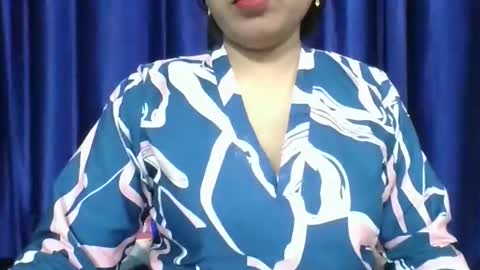 Snapshot of poojalady chatting on May 4, 3:30 pm poojalady online show from May 4, 3:30 pm