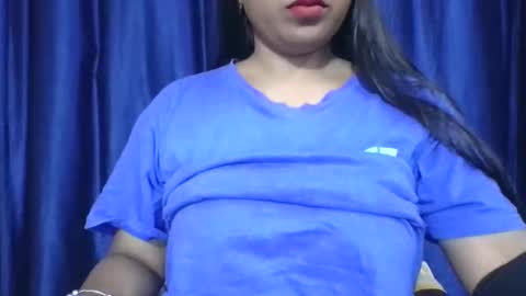 Snapshot of poojalady chatting on May 28, 6:00 am poojalady online show from May 28, 6:00 am