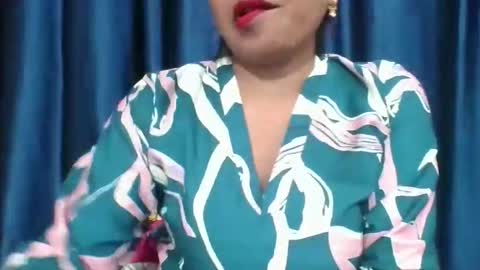 Snapshot of poojalady chatting on May 31, 11:17 am poojalady online show from May 31, 11:17 am