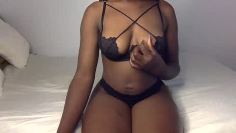Snapshot of pookietalie23 chatting on June 16, 12:46 am pookie online show from June 16, 12:46 am