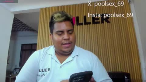 Snapshot of poolsexx_69 chatting on November 26, 9:38 pm poolsexx_69 online show from November 26, 9:38 pm