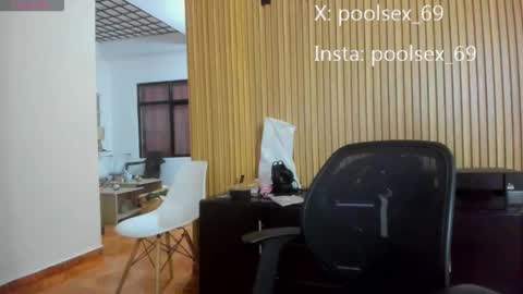Snapshot of poolsexx_69 chatting on December 4, 12:31 am poolsexx_69 online show from December 4, 12:31 am