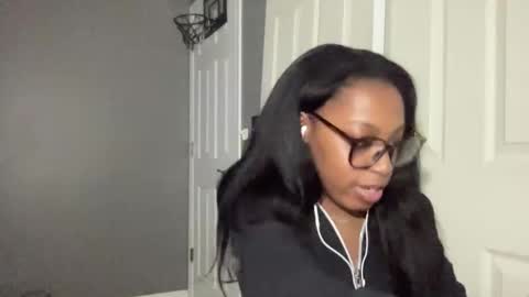 Snapshot of popasprincess chatting on December 10, 3:09 am princess online show from December 10, 3:09 am