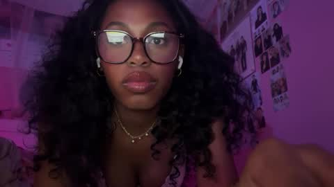 Snapshot of popasprincess chatting on February 14, 3:43 am princess online show from February 14, 3:43 am