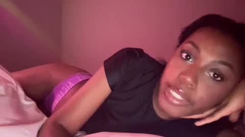 Snapshot of popasprincess chatting on September 16, 1:17 am princess online show from September 16, 1:17 am