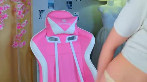 Snapshot of popjenny chatting on April 25, 6:16 pm Hi Daddy Im Jane online show from April 25, 6:16 pm
