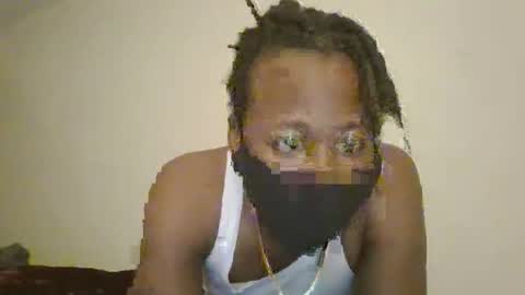 Snapshot of poppydingo1 chatting on November 16, 11:05 am poppydingo1 online show from November 16, 11:05 am