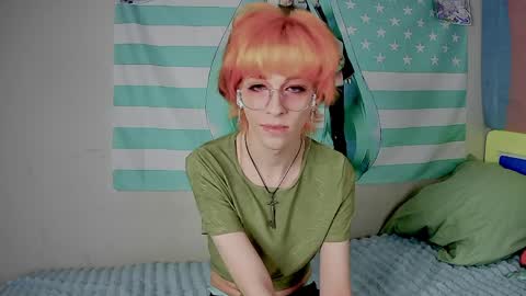 poppyfluffy online show from April 8, 1:16 am