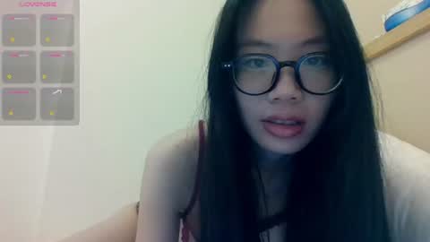 Snapshot of poppyluvuuu chatting on June 28, 3:56 am Poppyluvuuu online show from June 28, 3:56 am