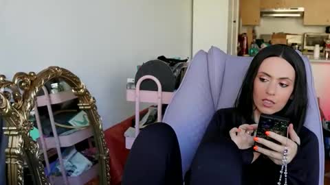 A cadia online show from November 4, 4:06 pm