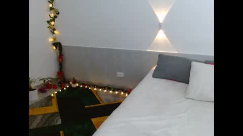 porcelainlux online show from December 22, 1:24 am