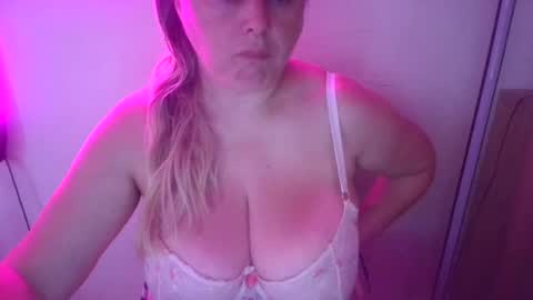 Snapshot of pornbusty chatting on July 8, 6:07 am MelissOfficial online show from July 8, 6:07 am