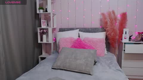 Snapshot of pornogirlx chatting on February 26, 5:20 am Masha  online show from February 26, 5:20 am