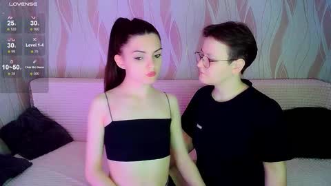 Snapshot of pornostendup chatting on October 2, 8:27 pm Ana and Tati online show from October 2, 8:27 pm