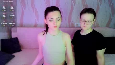 Snapshot of pornostendup chatting on October 10, 11:04 pm Ana and Tati online show from October 10, 11:04 pm