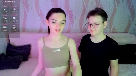 Snapshot of pornostendup chatting on October 14, 7:25 pm Ana and Tati online show from October 14, 7:25 pm