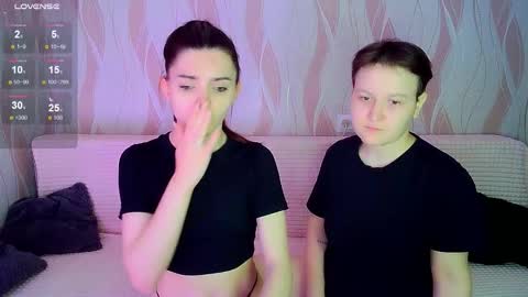 Snapshot of pornostendup chatting on October 23, 7:56 pm Ana and Tati online show from October 23, 7:56 pm