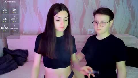 Snapshot of pornostendup chatting on October 28, 7:16 pm Ana and Tati online show from October 28, 7:16 pm