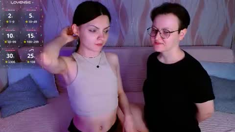 Snapshot of pornostendup chatting on June 13, 6:50 pm Ana and Tati online show from June 13, 6:50 pm