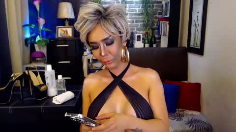 DivaGray online show from June 3, 10:15 pm