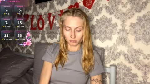  HERES SILVIA AND OlIVIA  WELCOME EVERYONE LOVENSE DOMI REACT TO YOUR TIPS LETS MAKE A GREAT SHOW TOGETHER  online show from October 11, 3:21 pm